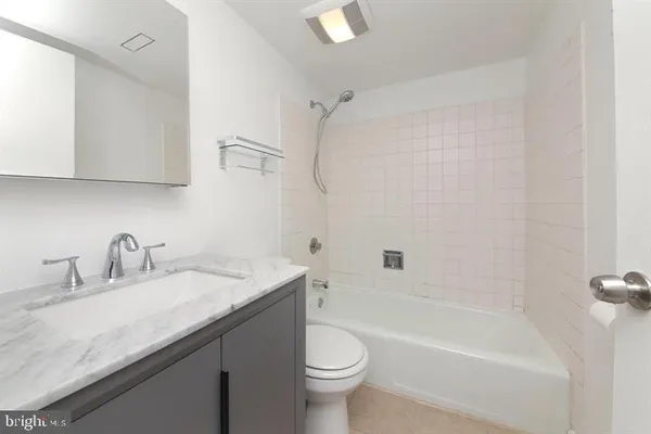 $2,300 | 146 Oberlin Terrace, Unit 15P, Lansdale, PA 19446