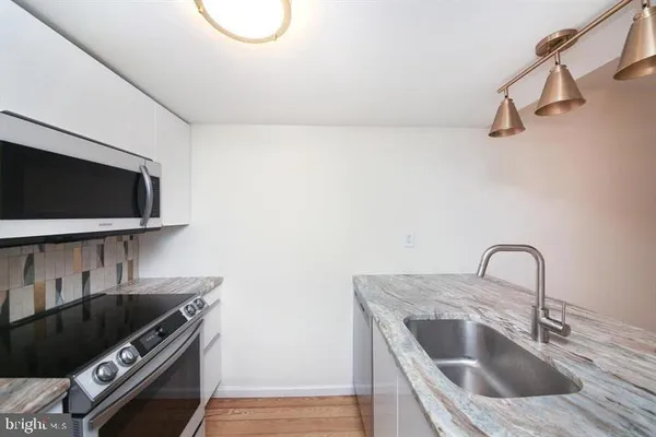 $2,300 | 146 Oberlin Terrace, Unit 15P, Lansdale, PA 19446