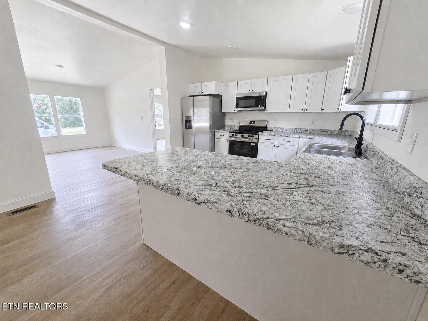 1035 Star Point Road Jamestown, TN 38556 - Photo 6 of 17 Gallery Image 6