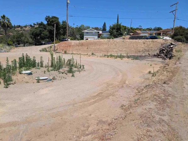 $1,399,000 | 9950-9952 Bon Vue Drive, El Cajon, CA 92021
