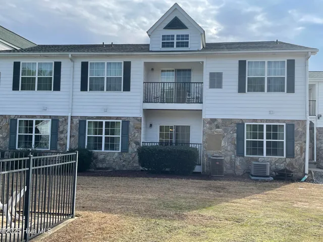 $1,700 | 520 Little River Farm Boulevard, Unit C100, Carthage, NC 28327