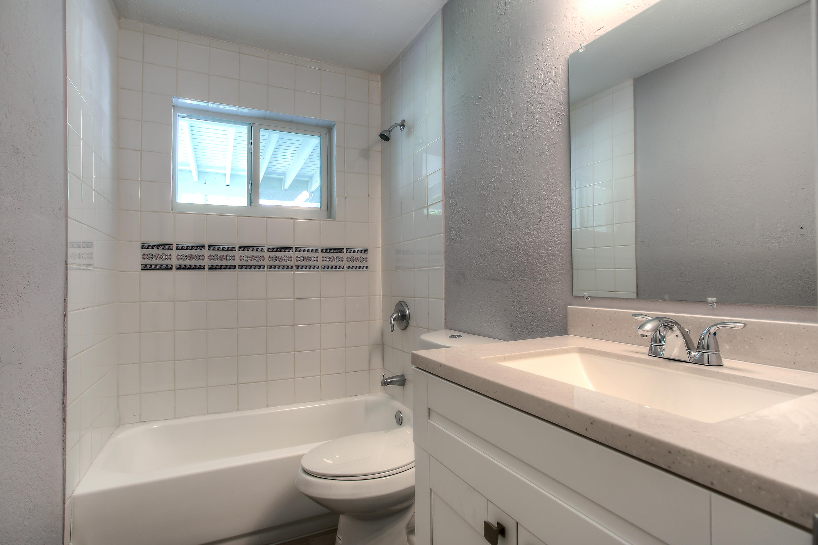 300 Northwest 21st Street Boca Raton, FL 33431 - Photo 12 of 16 300 NW 21 St-12