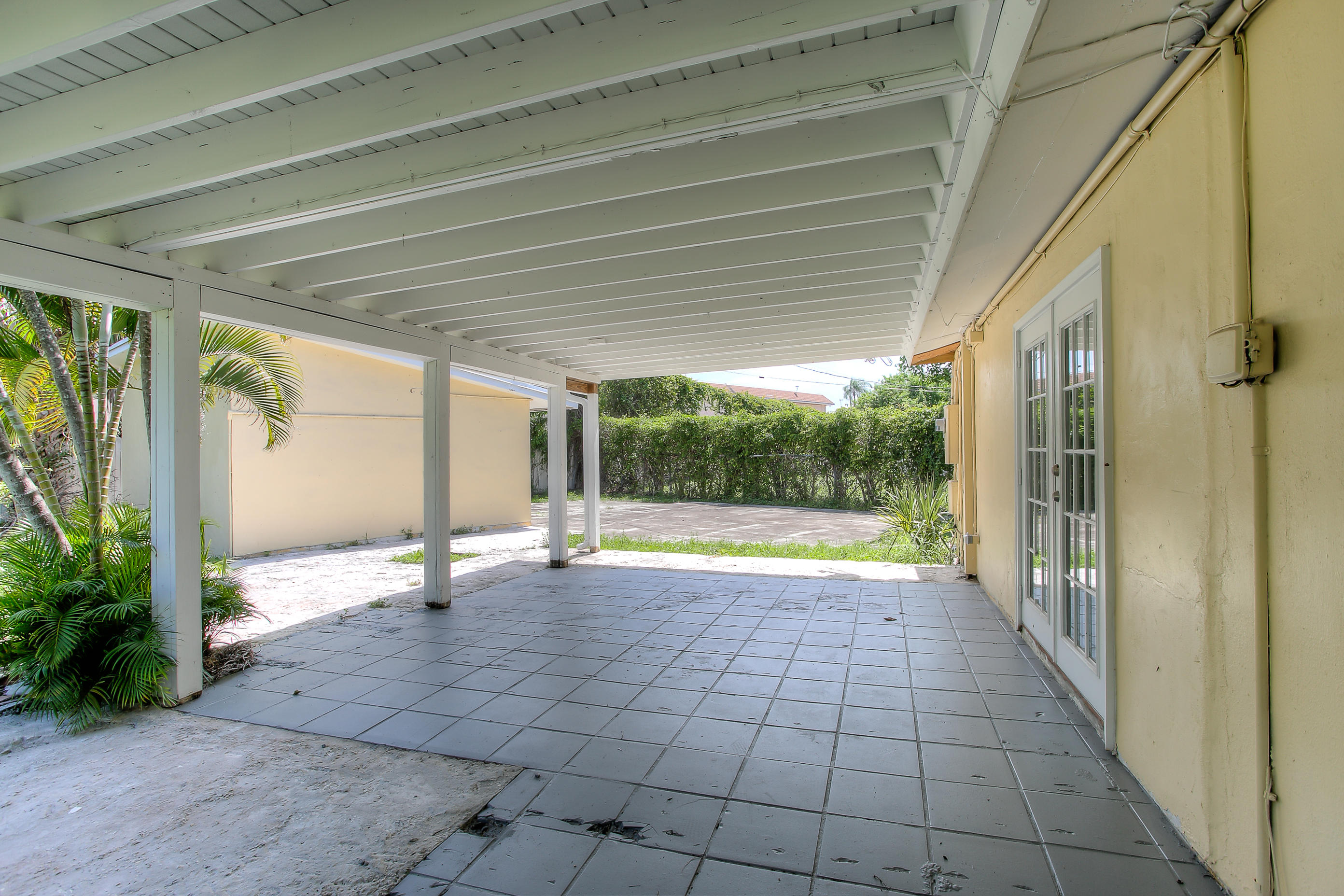 300 Northwest 21st Street Boca Raton, FL 33431 - Photo 13 of 16 Covered Patio