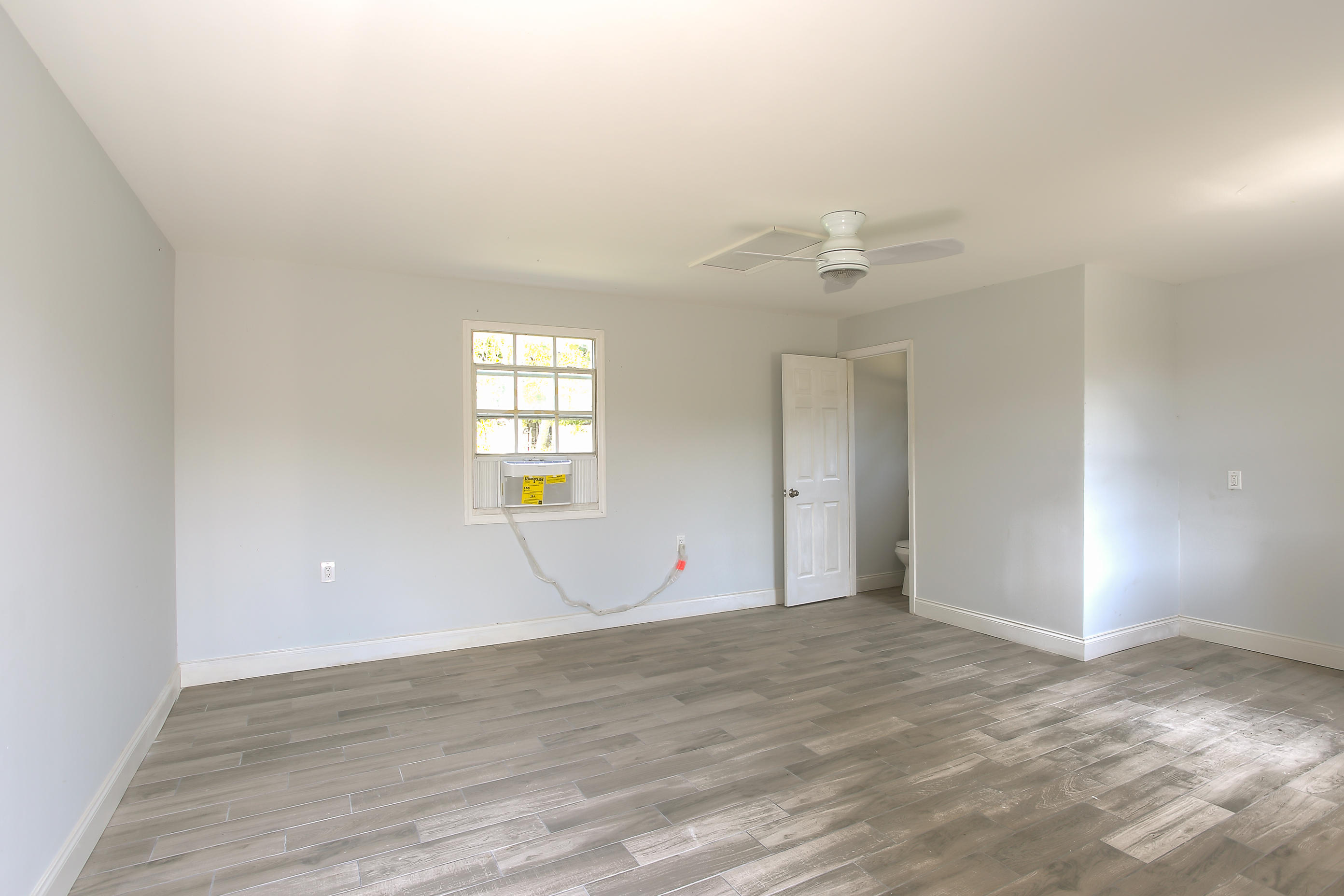 300 Northwest 21st Street Boca Raton, FL 33431 - Photo 14 of 16 300 NW 21 St-14