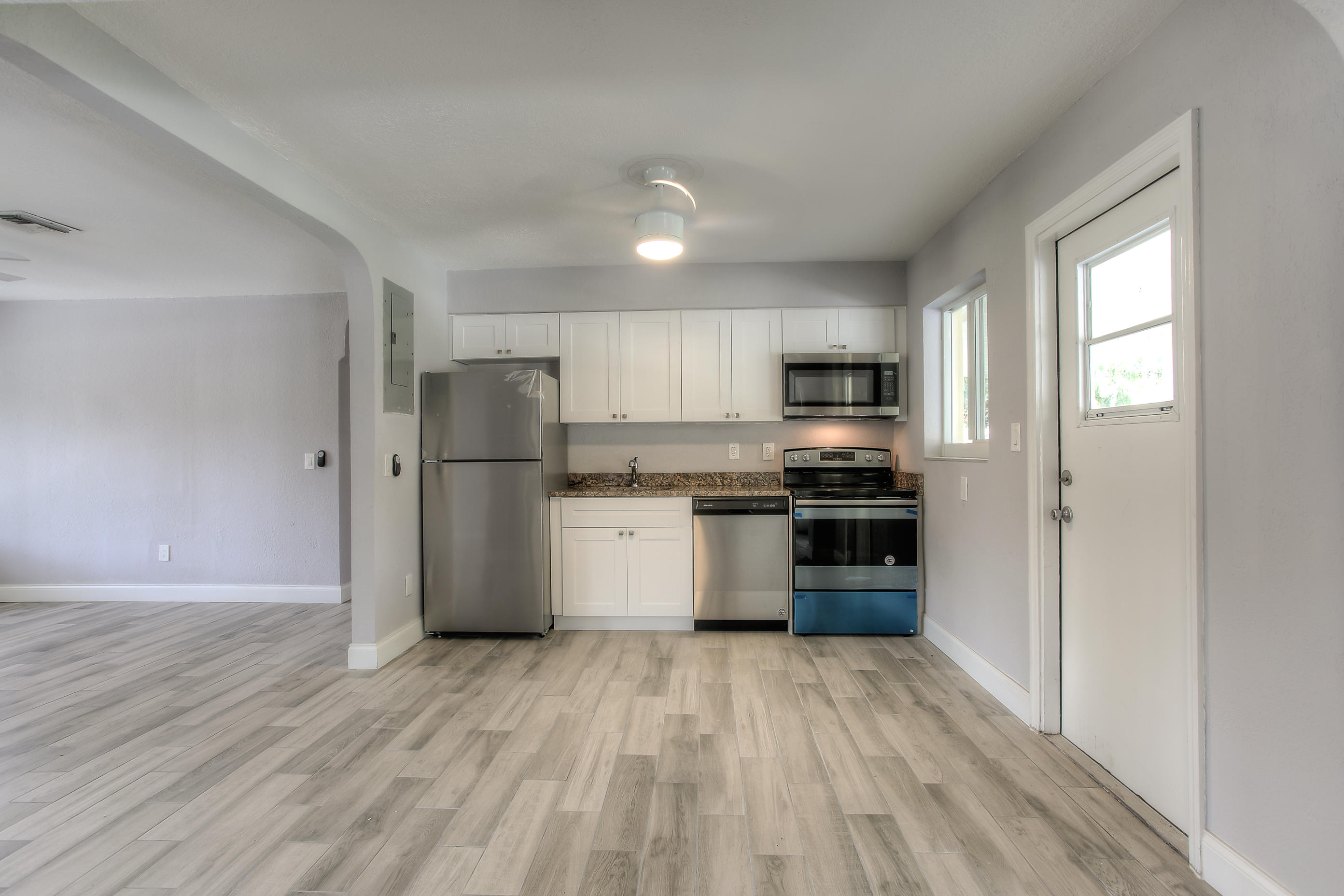 300 Northwest 21st Street Boca Raton, FL 33431 - Photo 4 of 16 300 NW 21 St-4