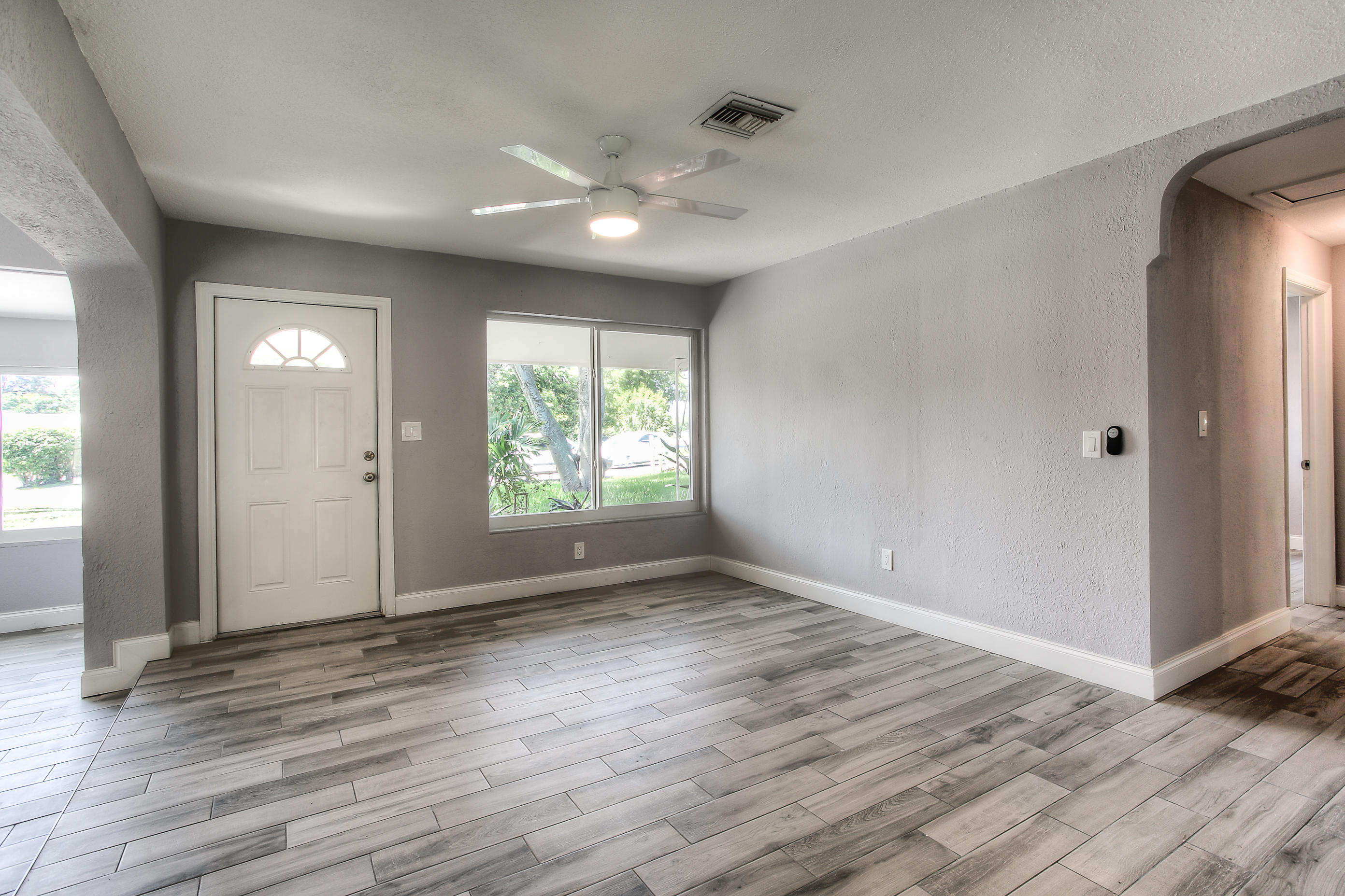 300 Northwest 21st Street Boca Raton, FL 33431 - Photo 5 of 16 300 NW 21 St-5