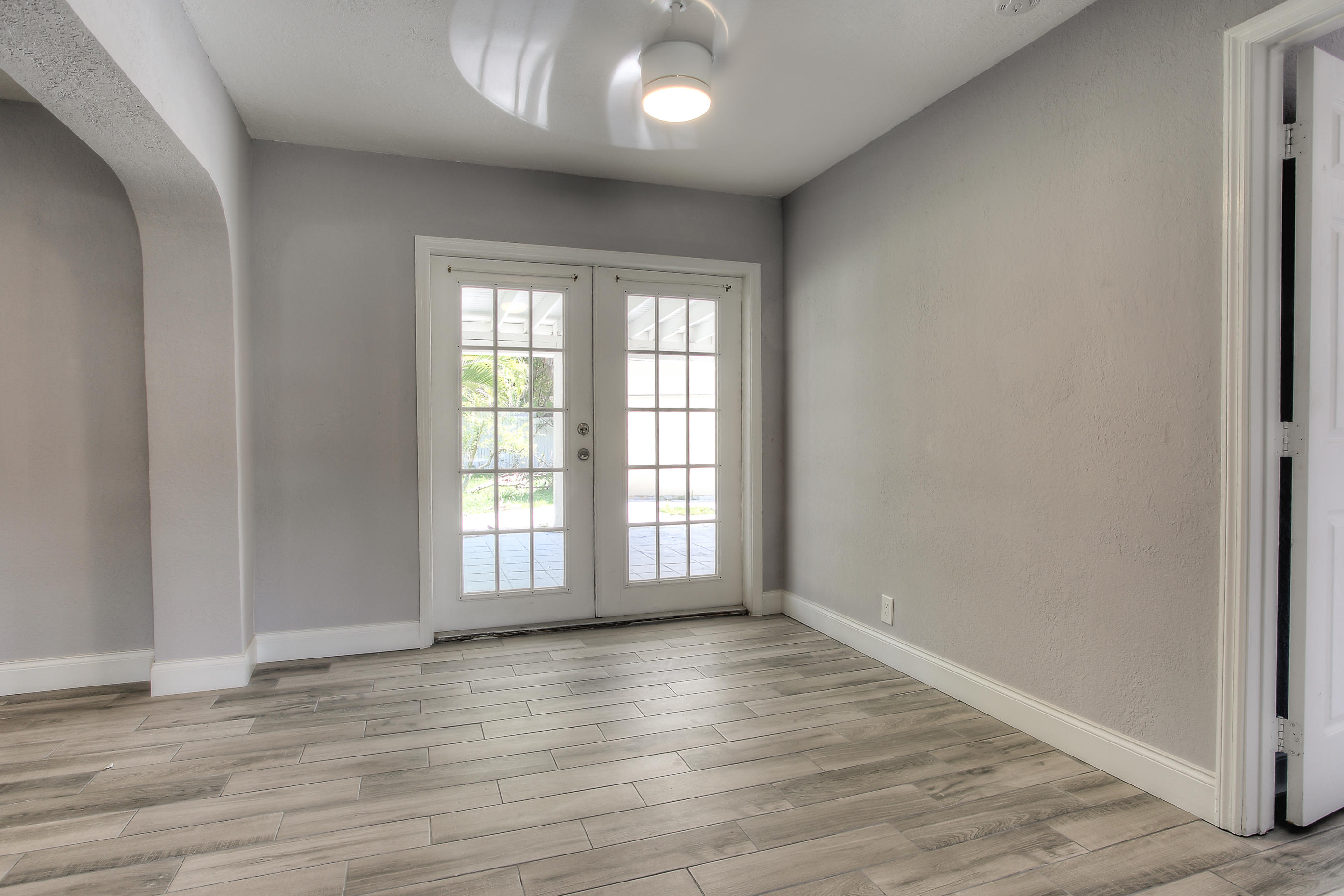 300 Northwest 21st Street Boca Raton, FL 33431 - Photo 6 of 16 300 NW 21 St-6