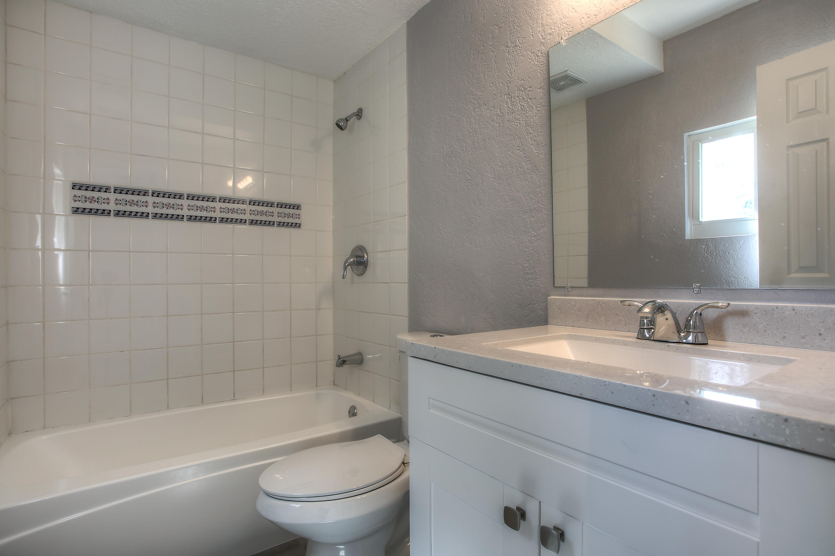 300 Northwest 21st Street Boca Raton, FL 33431 - Photo 8 of 16 300 NW 21 St-8
