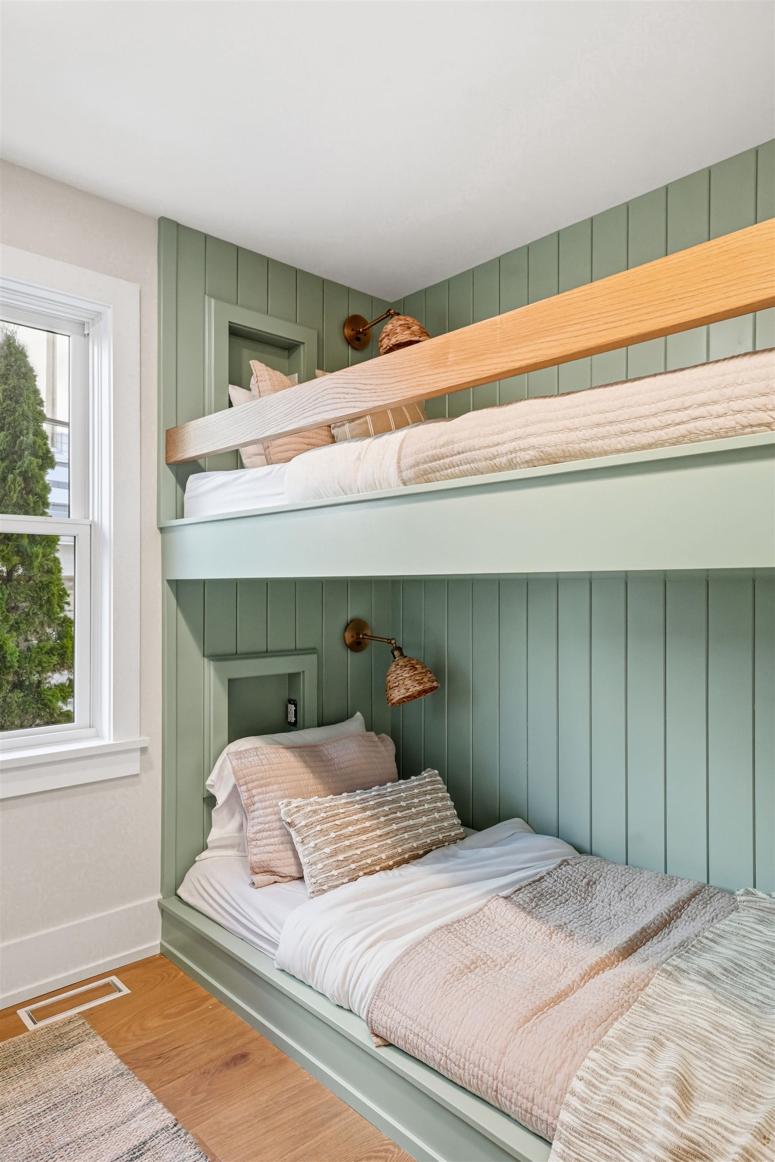 46 West 31st Avalon, NJ 08202 - Photo 9 of 50 a bedroom with a bed and a window