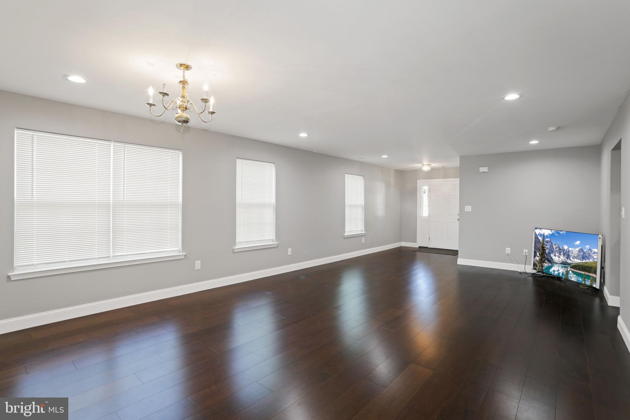 15 Brattleboro Road Swedesboro, NJ 08085 - Photo 2 of 22 Gallery Image 2