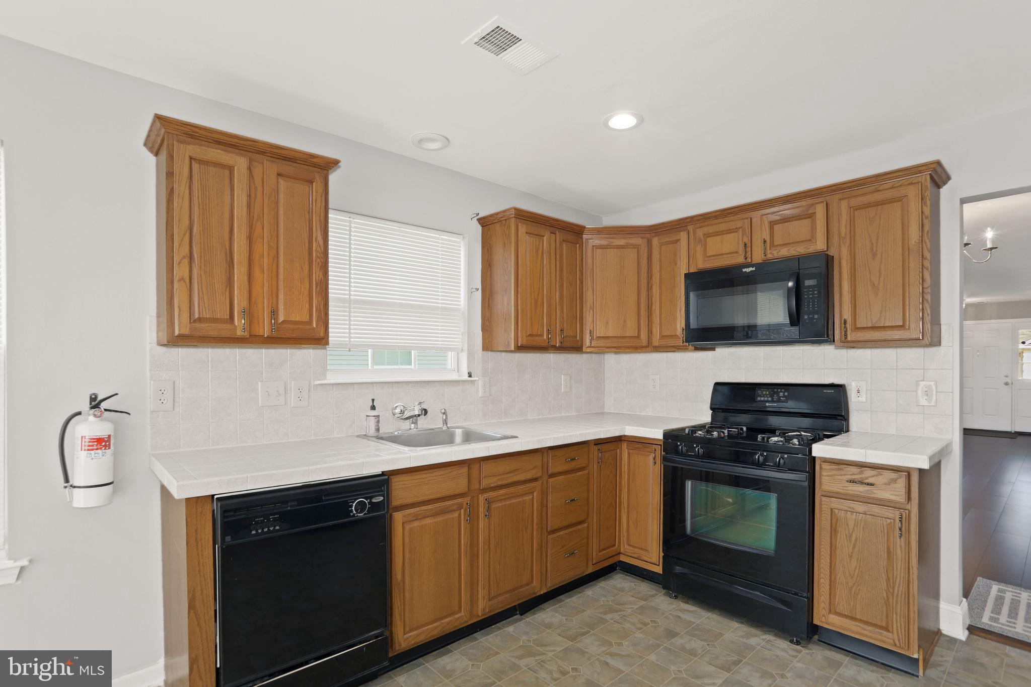 15 Brattleboro Road Swedesboro, NJ 08085 - Photo 4 of 22 Gallery Image 4