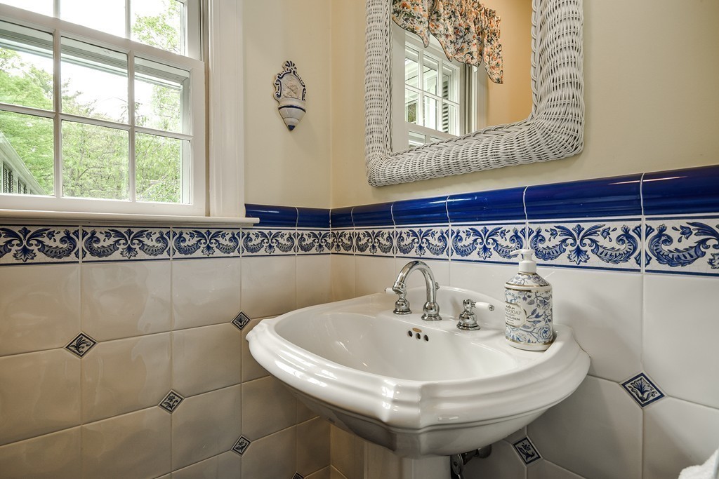 80 Cherry Brook Road Weston, MA 02493 - Photo 8 of 25