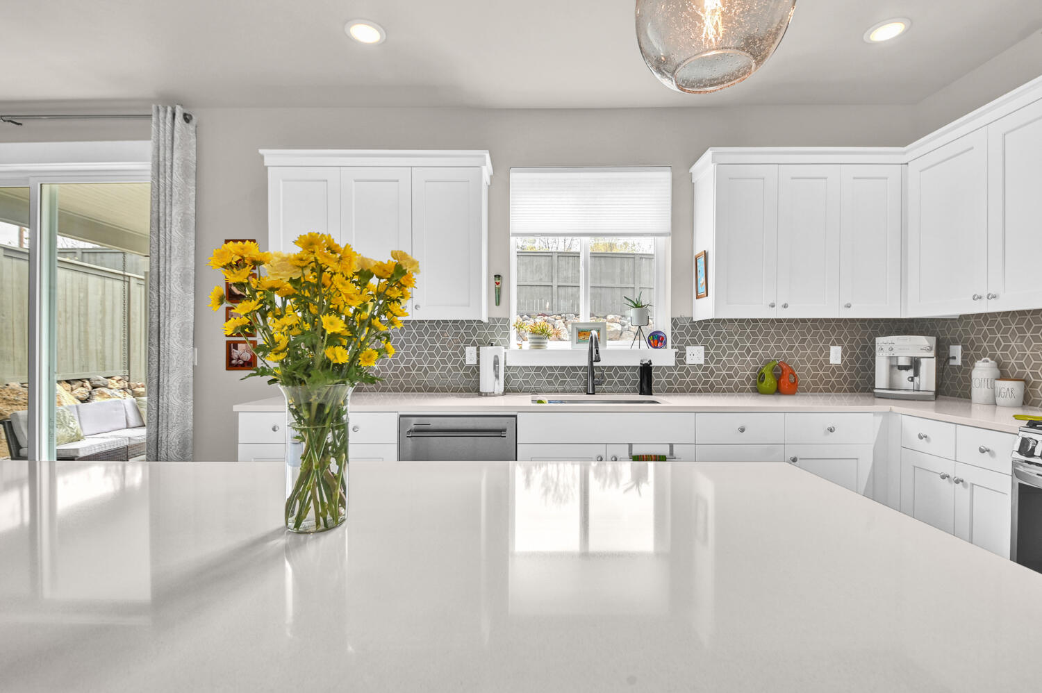 61574 Southeast Depot Loop Bend, OR 97702 - Photo 10 of 35 Kitchen Island to kichen