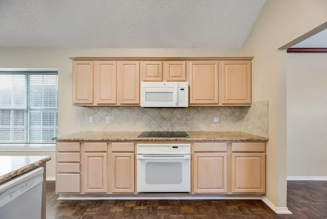 $2,500 | 10603 Ambergate Lane, Frisco, TX 75035