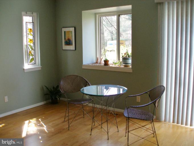 1636 Bentana Way Reston, VA 20190 - Photo 13 of 22 Breakfast Area
