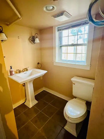 $2,600 | 3162 Stoneridge Road Southwest, Roanoke, VA 24014