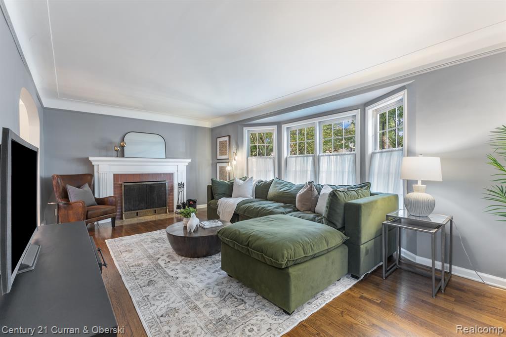 427 Maison Road Grosse Pointe, MI 48236 - Photo 6 of 37