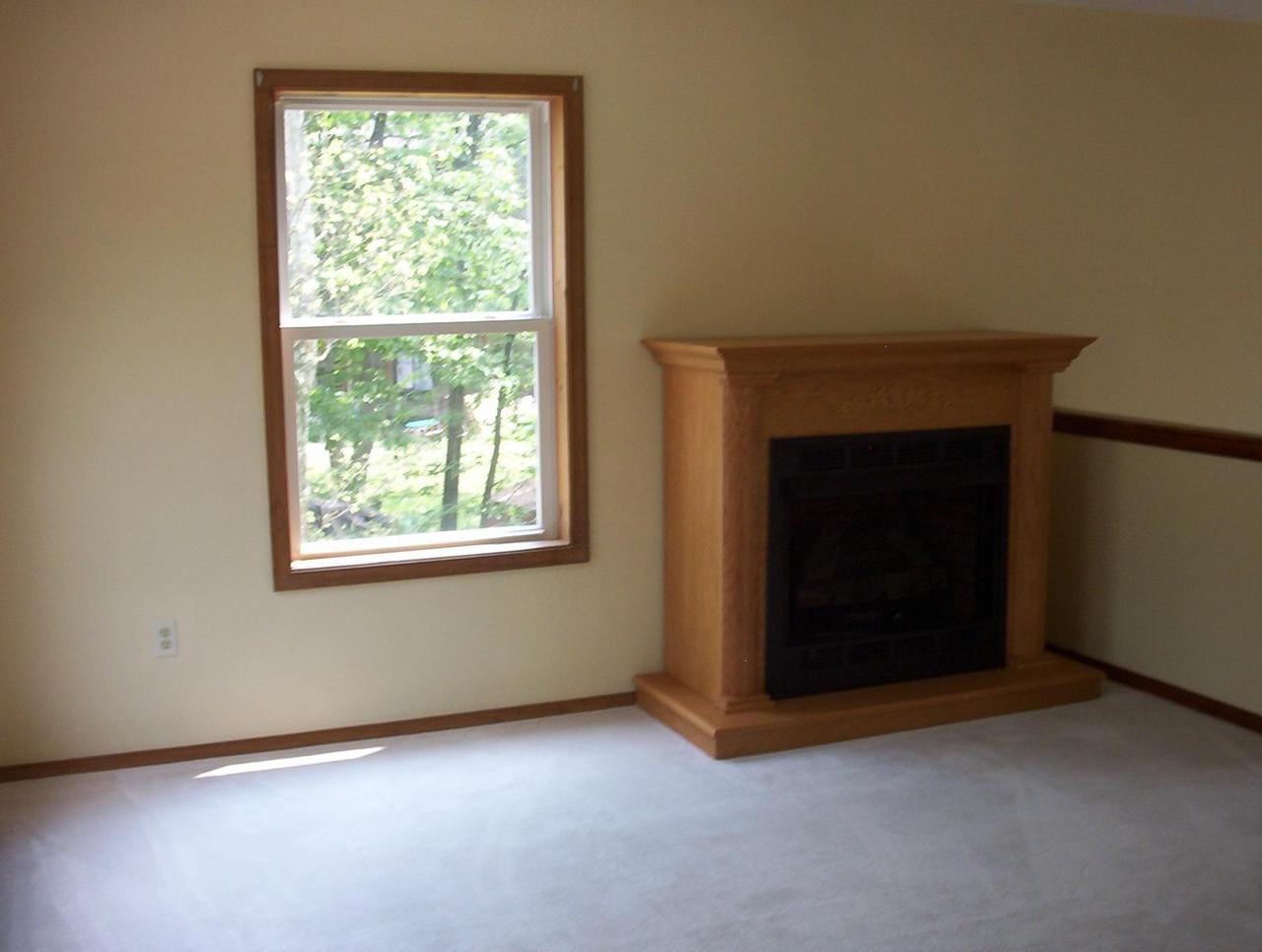 52 Timber Hill Road Henryville, PA 18332 - Photo 4 of 16 Living Room