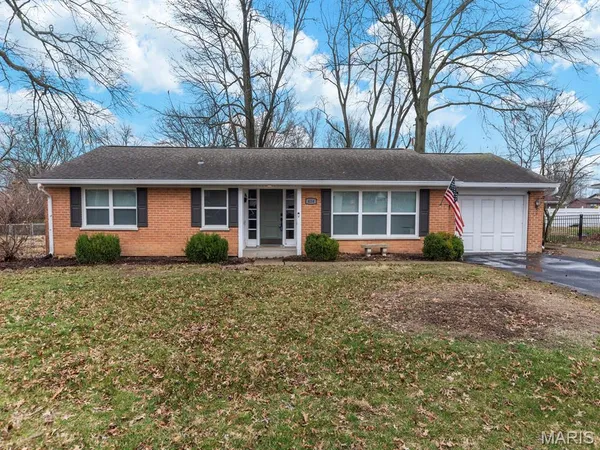 $234,900 | 414 West Harrison Street, Millstadt, IL 62260