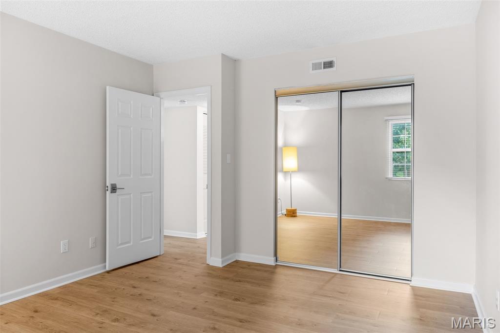 8929 Cardinal Terrace St. Louis, MO 63144 - Photo 12 of 43