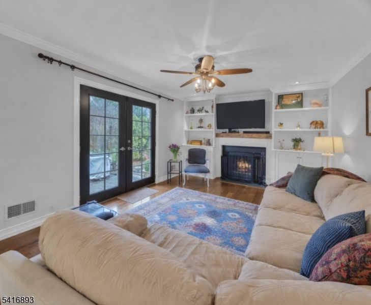 8 Governor Road Flemington, NJ 08822 - Photo 13 of 44