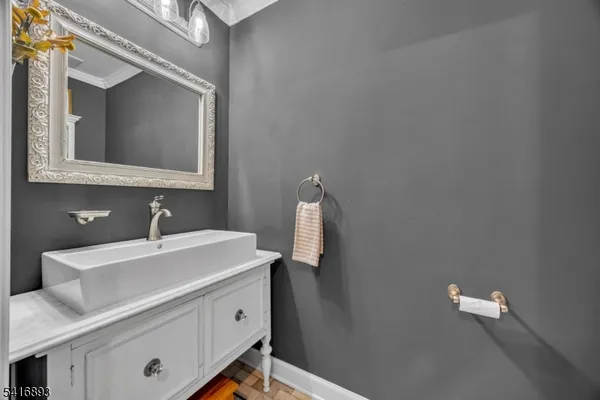 $899,999 | 8 Governor Road, Flemington, NJ 08822