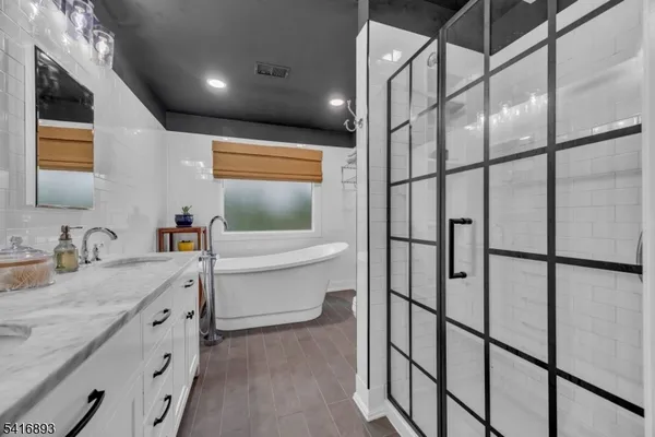 $899,999 | 8 Governor Road, Flemington, NJ 08822