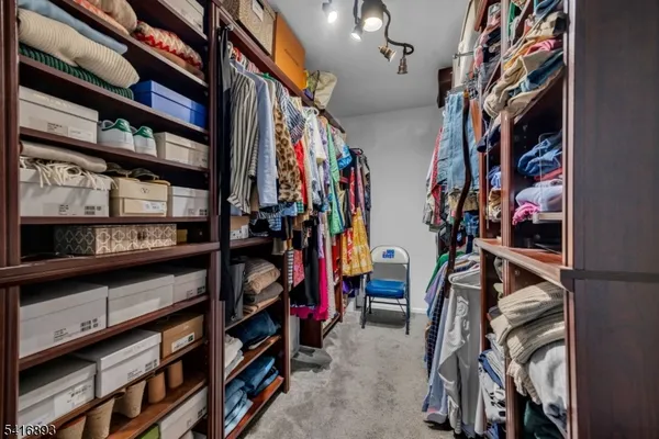 $899,999 | 8 Governor Road, Flemington, NJ 08822