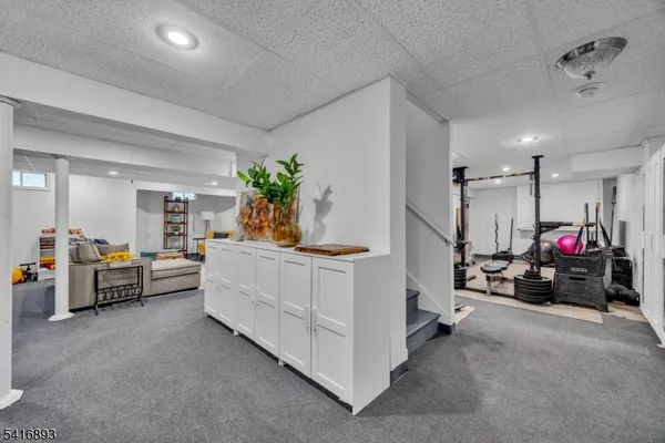 $899,999 | 8 Governor Road, Flemington, NJ 08822