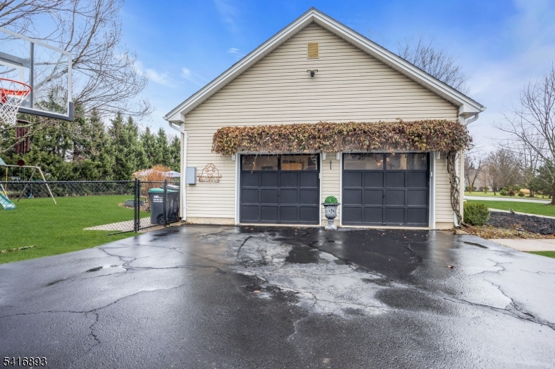 8 Governor Road Flemington, NJ 08822 - Photo 37 of 44