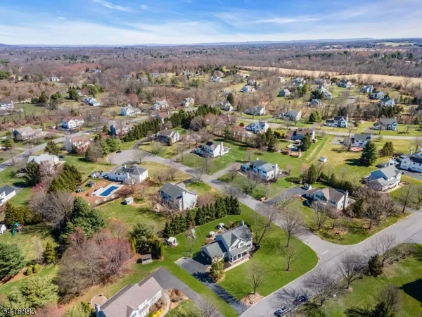 $899,999 | 8 Governor Road, Flemington, NJ 08822