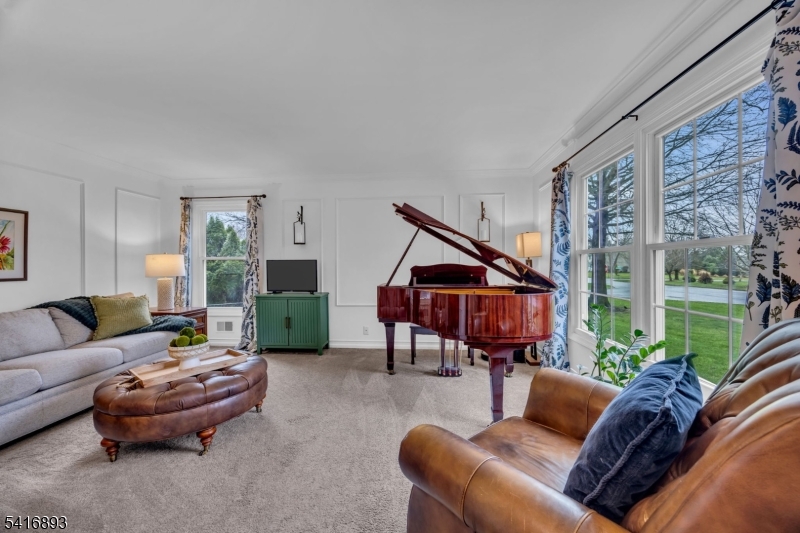 8 Governor Road Flemington, NJ 08822 - Photo 7 of 44