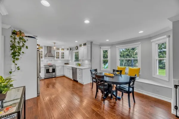 $899,999 | 8 Governor Road, Flemington, NJ 08822