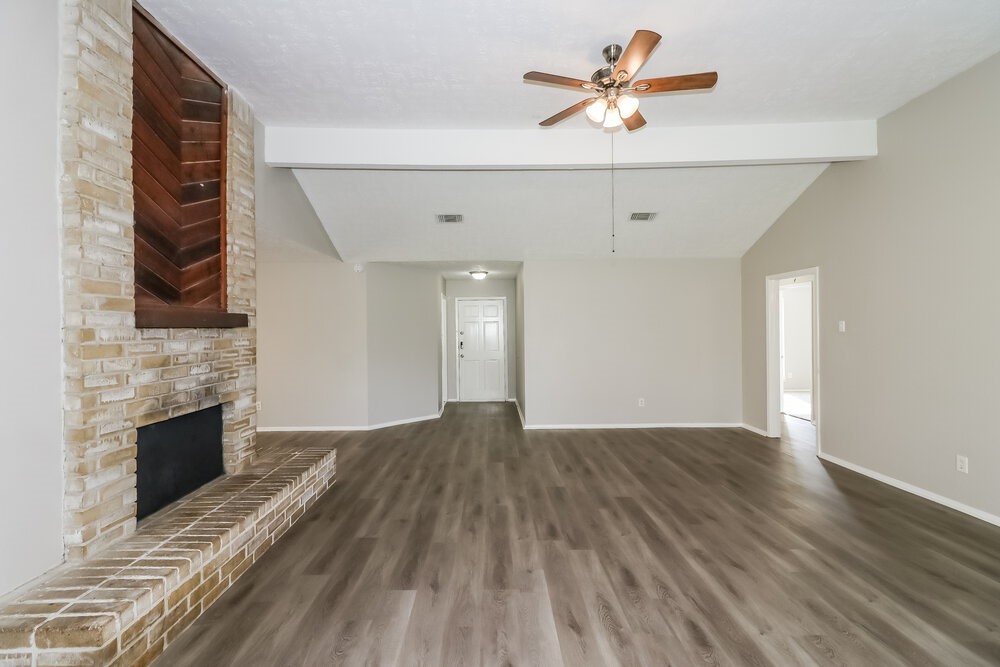 3446 Hombly Road Houston, TX 77066 - Photo 5 of 16