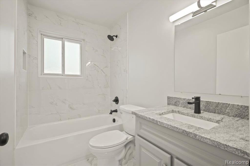 4014 Greenfield Road Berkley, MI 48072 - Photo 14 of 38