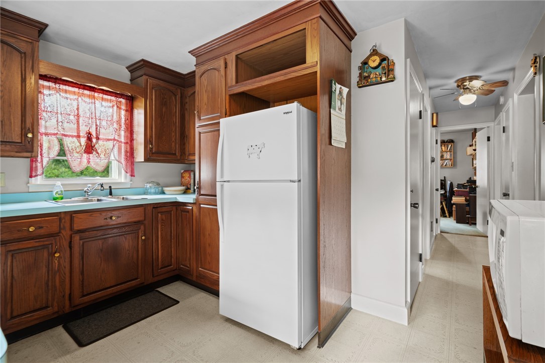 39 Woodlawn Road North Smithfield, RI 02896 - Photo 8 of 36 Gallery Image 8