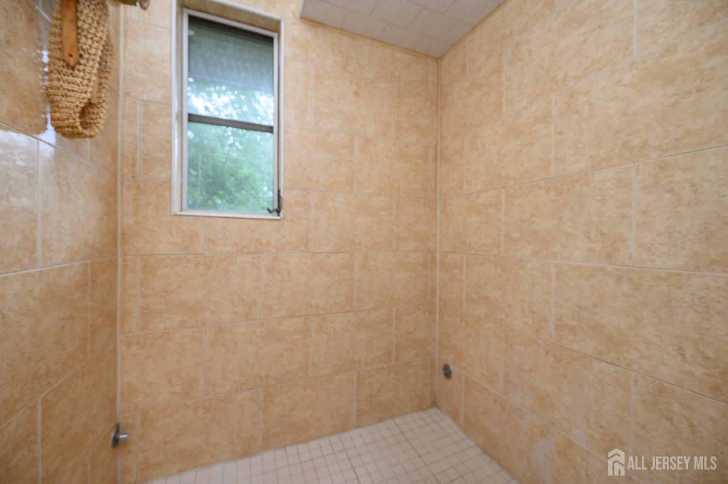 2 New Friendship Road Howell, NJ 07731 - Photo 15 of 37