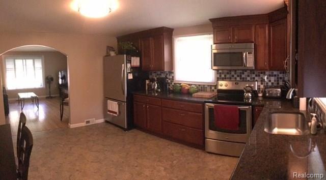 2878 York Rochester, MI 48309 - Photo 7 of 17 IMG_5583.JPG