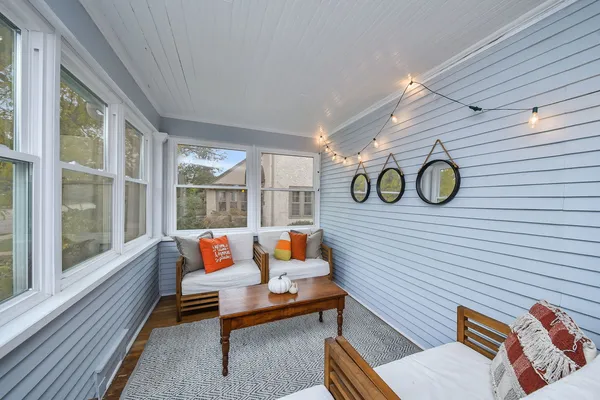 $599,000 | 522 South West Street, Wheaton, IL 60187