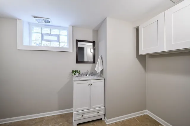 $639,000 | 522 South West Street, Wheaton, IL 60187