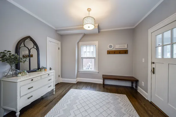 $599,000 | 522 South West Street, Wheaton, IL 60187