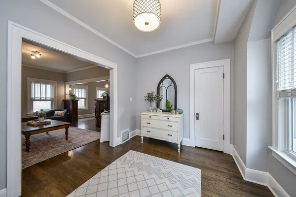 $599,000 | 522 South West Street, Wheaton, IL 60187