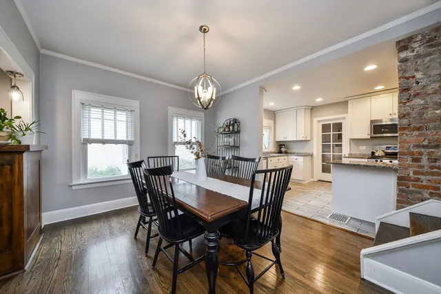 $639,000 | 522 South West Street, Wheaton, IL 60187