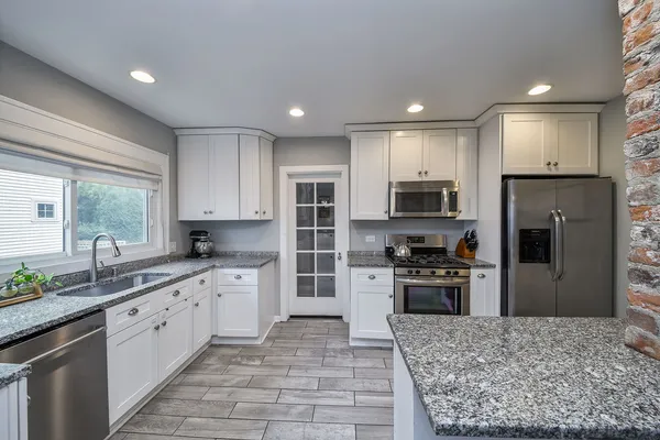 $599,000 | 522 South West Street, Wheaton, IL 60187