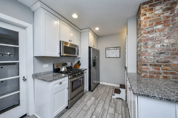 $599,000 | 522 South West Street, Wheaton, IL 60187