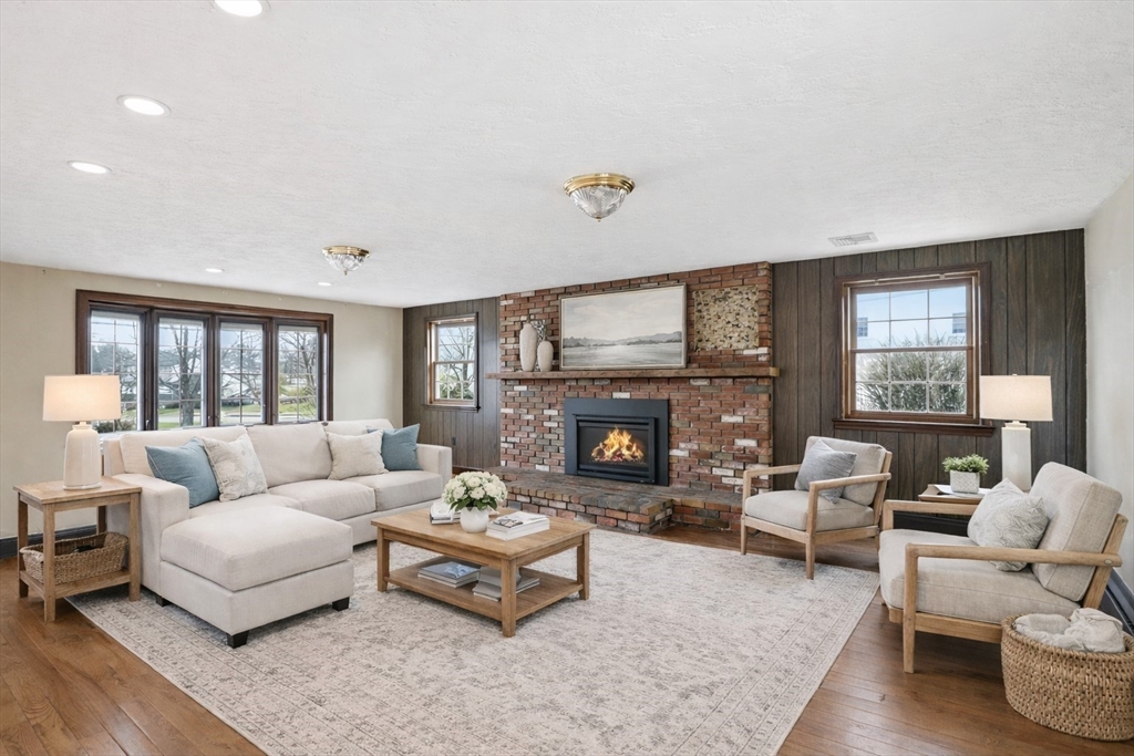 24 Portland Road Braintree, MA 02184 - Photo 4 of 23