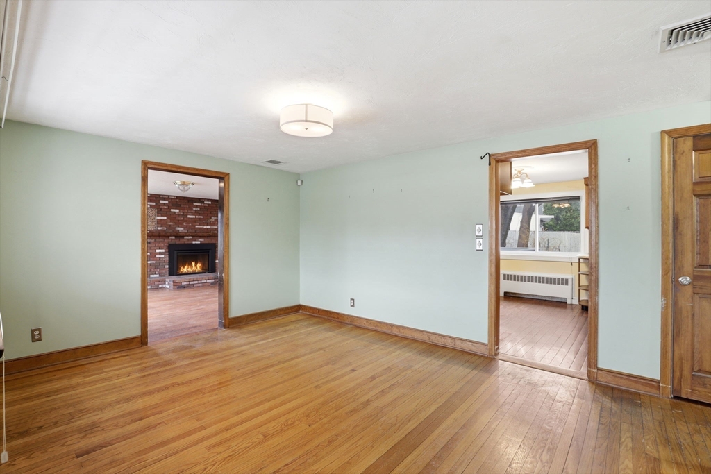 24 Portland Road Braintree, MA 02184 - Photo 5 of 23