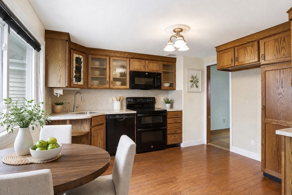 24 Portland Road Braintree, MA 02184 - Photo 8 of 23
