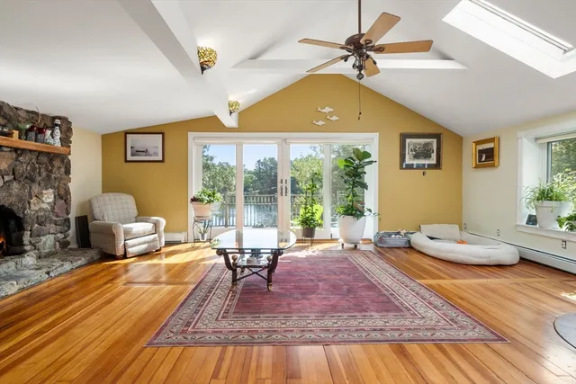 $539,900 | 11 Brockton Avenue, Carver, MA 02330