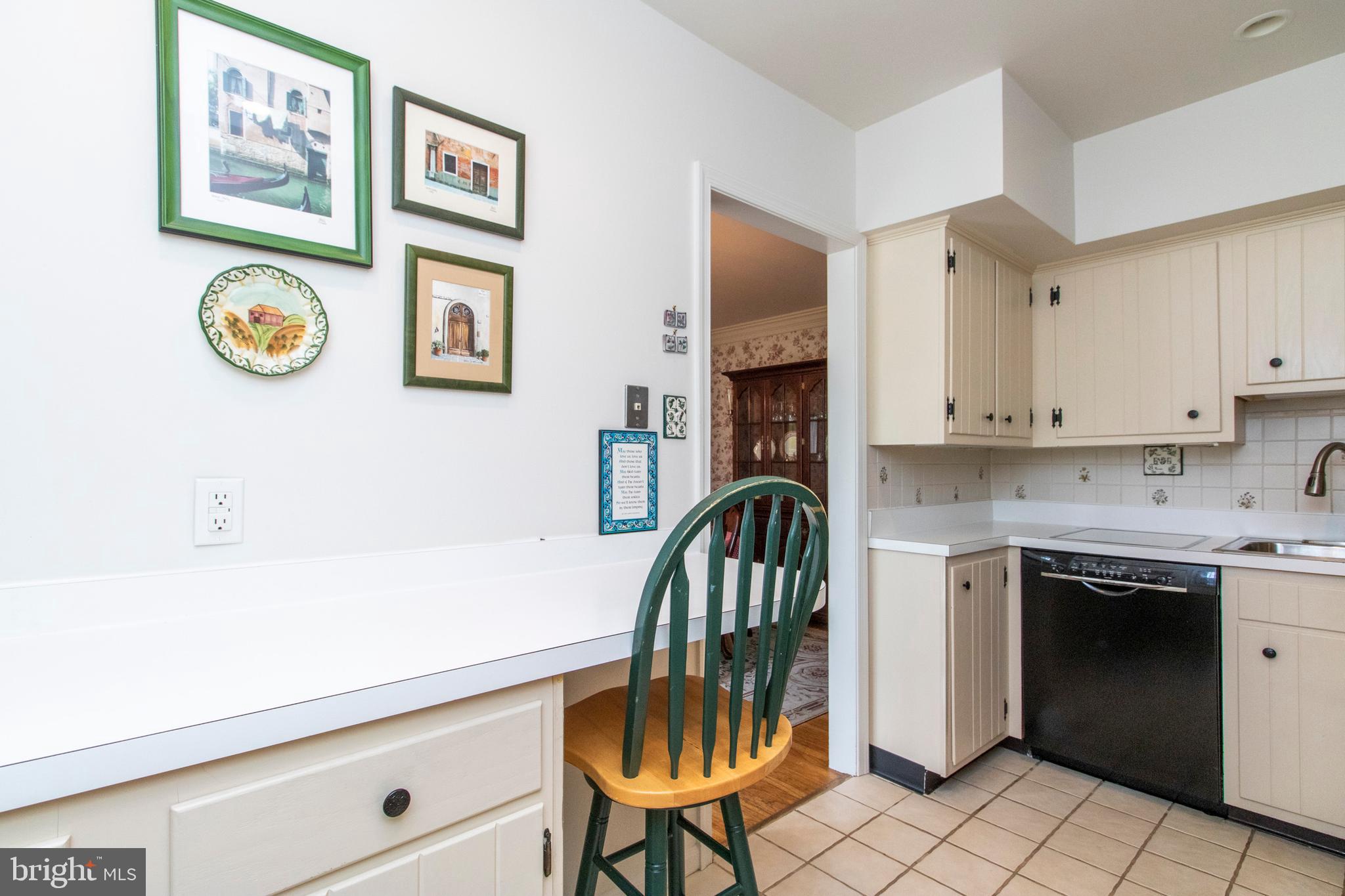 10 Lisa Way Wayne, PA 19087 - Photo 10 of 26 Kitchen